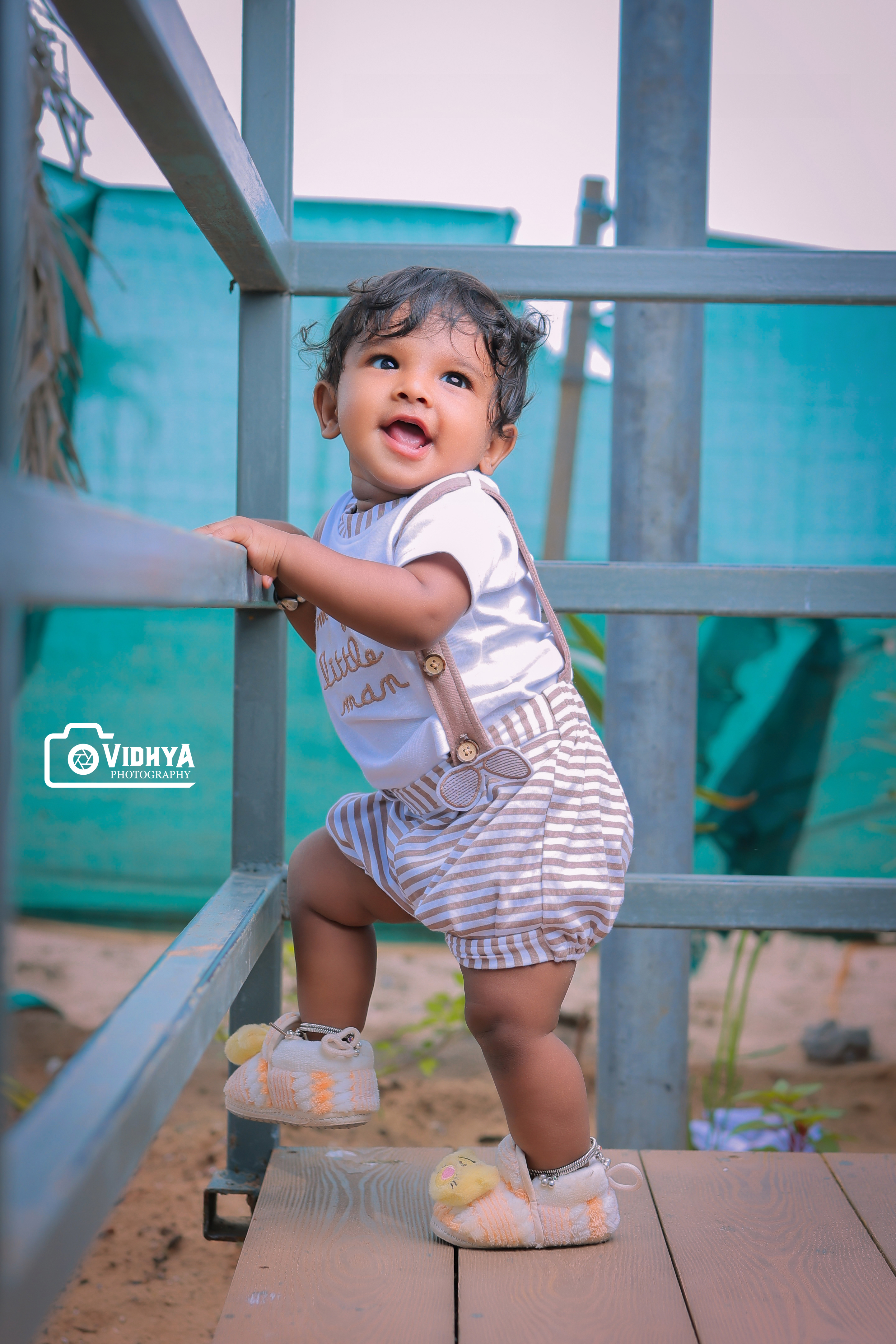 Maternity photography session by Vidhya Photography
